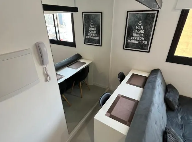Studio inteiro ótima localização centro